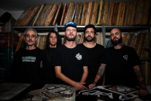 Leia mais sobre o artigo Magüerbes celebra 30 anos com lançamento especial do álbum Rurais em vinil splatter
