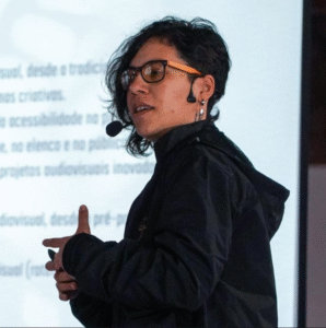 Leia mais sobre o artigo Monique Ferreira apresenta: Produzir é Conectar — O Impacto do Fator Humano na Produção de Eventos