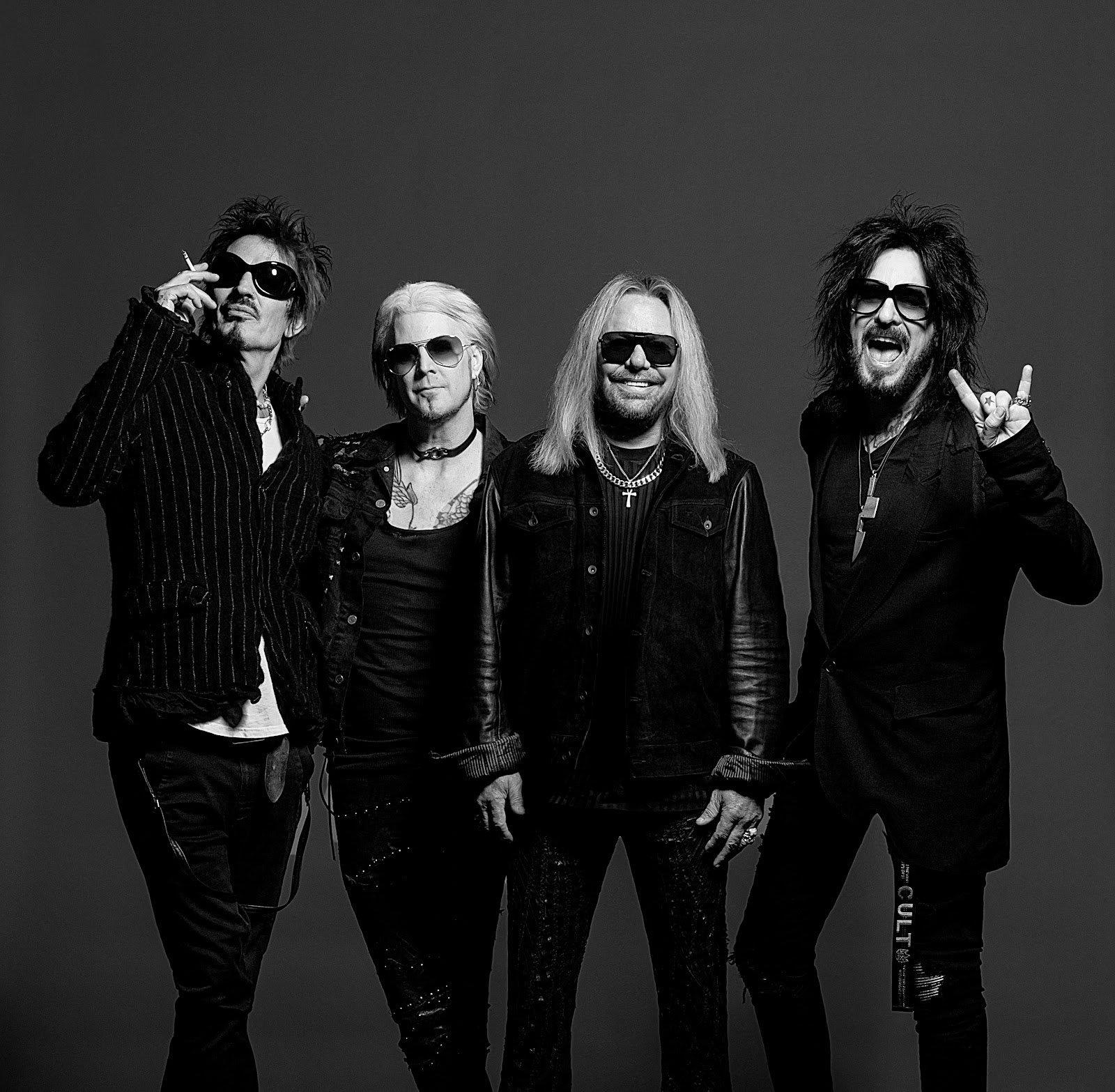 Leia mais sobre o artigo Mötley Crüe lança coletânea definitiva From The Beginning pela BMG